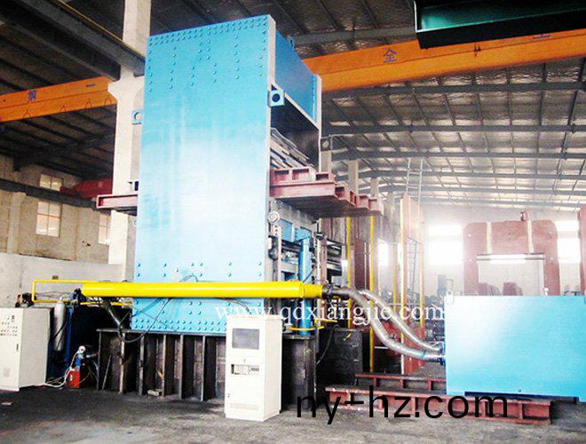 4500T 側闆式平闆(ban)硫(liu)化機(ji)