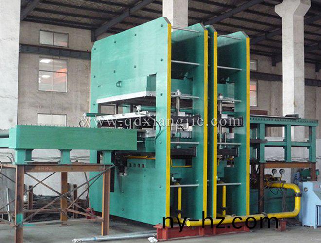 框式(shi)平闆(ban)硫化機(jī)